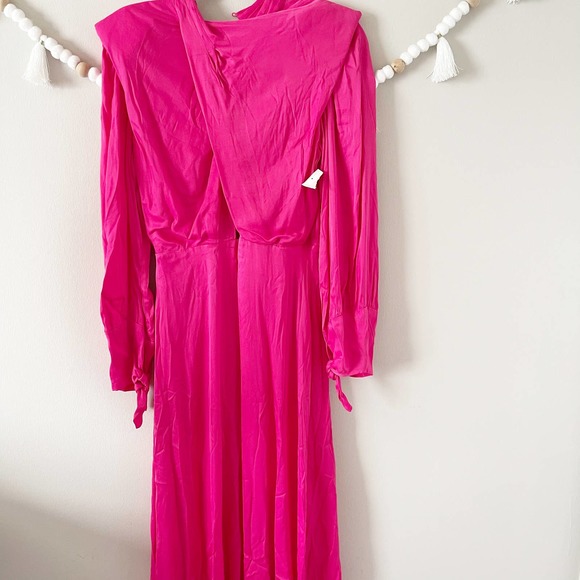 NEW Farm Rio Shoulder Pads Maxi Dress Open Back Viscose Pink Women's Size Medium - Picture 12 of 13